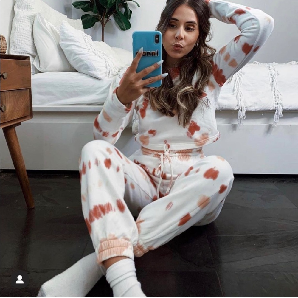 tie dye lounge set (Vici Dolls)